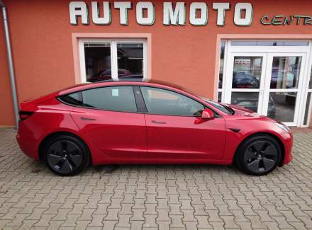 Tesla - Model 3