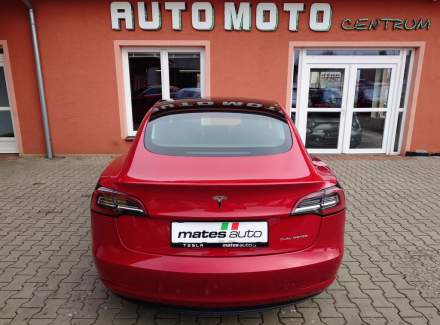 Tesla - Model 3