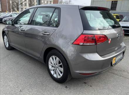 Volkswagen - Golf