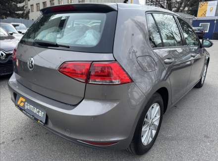 Volkswagen - Golf