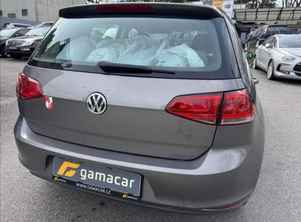 Volkswagen - Golf