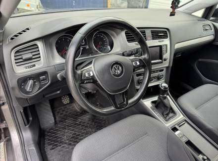 Volkswagen - Golf