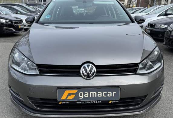 Volkswagen - Golf