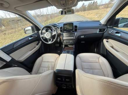 Mercedes-Benz - GLS