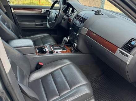 Volkswagen - Touareg