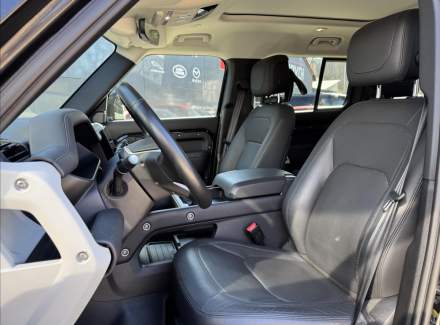 Land Rover - Defender