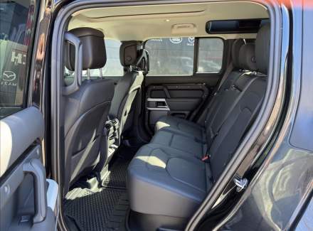 Land Rover - Defender