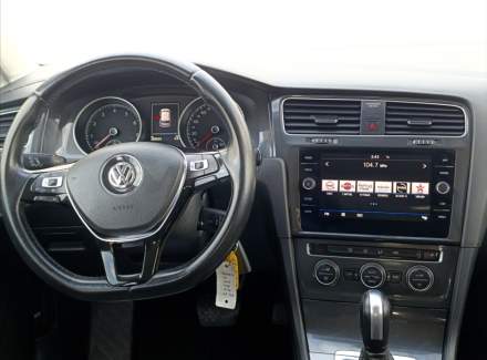 Volkswagen - Golf