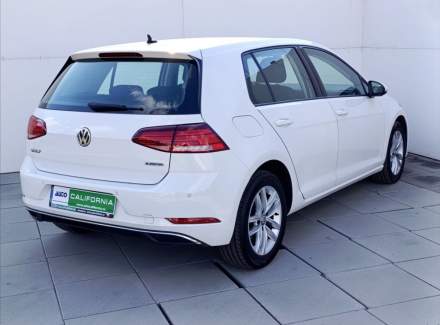 Volkswagen - Golf