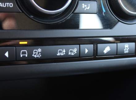 Land Rover - Discovery Sport