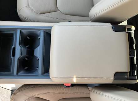 Land Rover - Defender