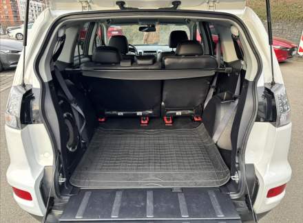 Mitsubishi - Outlander