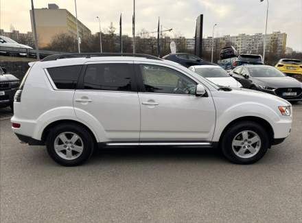 Mitsubishi - Outlander