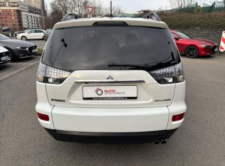 Mitsubishi - Outlander