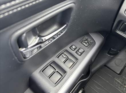 Mitsubishi - Outlander