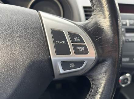 Mitsubishi - Outlander