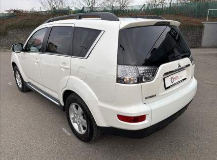 Mitsubishi - Outlander