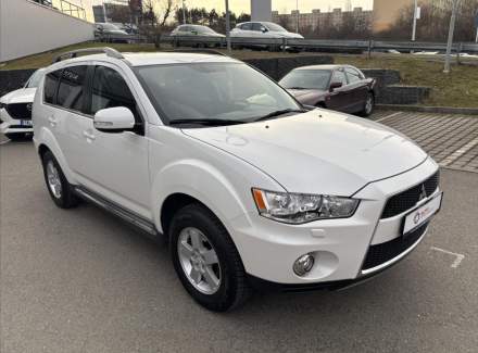 Mitsubishi - Outlander