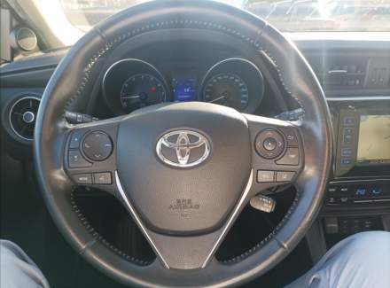 Toyota - Auris