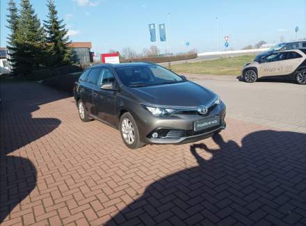 Toyota - Auris