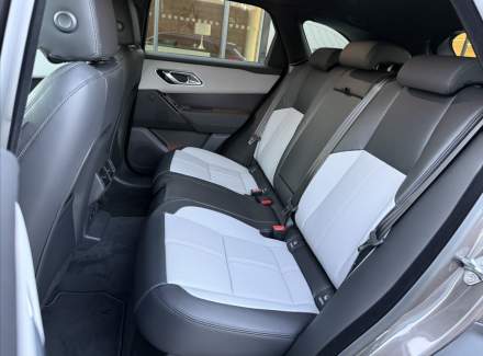 Land Rover - Range Rover Velar