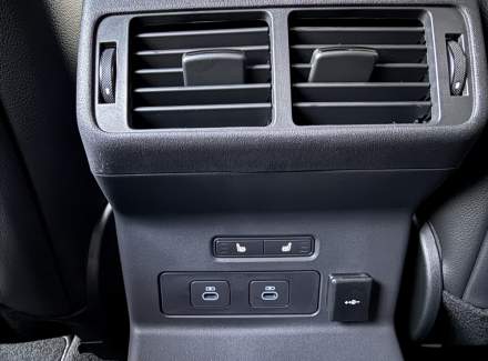 Land Rover - Range Rover Velar