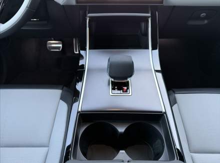 Land Rover - Range Rover Velar