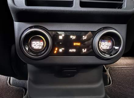 Land Rover - Range Rover Velar