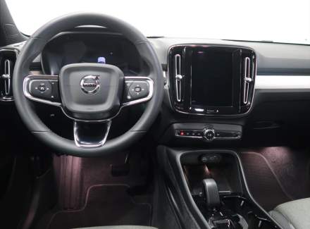 Volvo - XC40