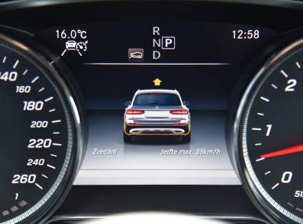 Mercedes-Benz - E-class