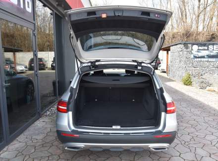 Mercedes-Benz - E-class