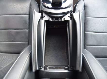 Mercedes-Benz - E-class