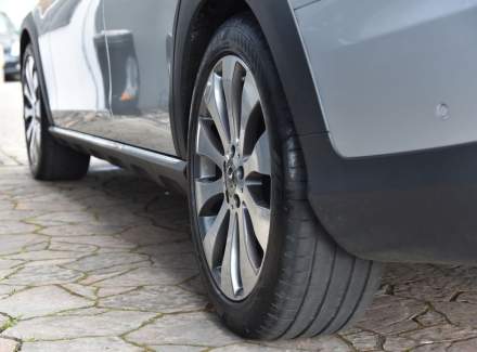 Mercedes-Benz - E-class