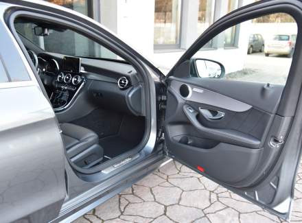 Mercedes-Benz - C-class