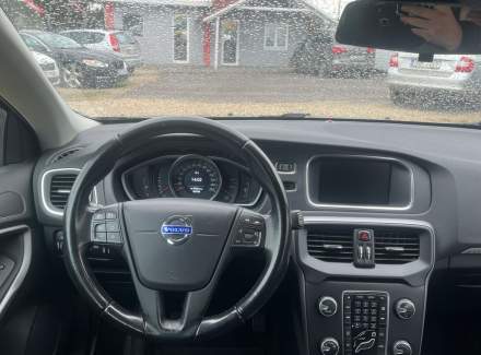 Volvo - V40