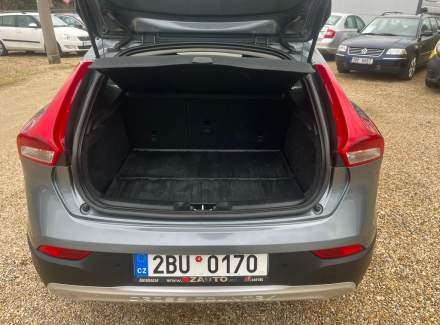 Volvo - V40