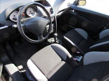 Peugeot - 207