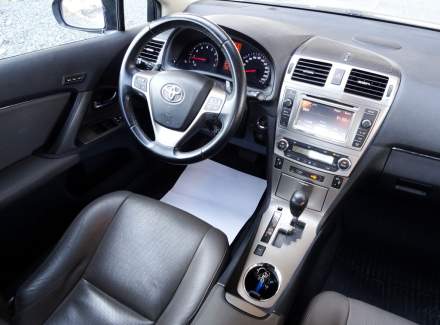 Toyota - Avensis