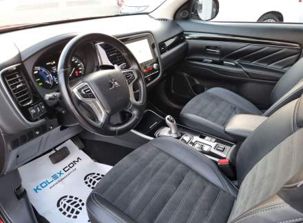 Mitsubishi - Outlander