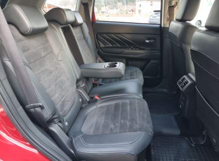 Mitsubishi - Outlander