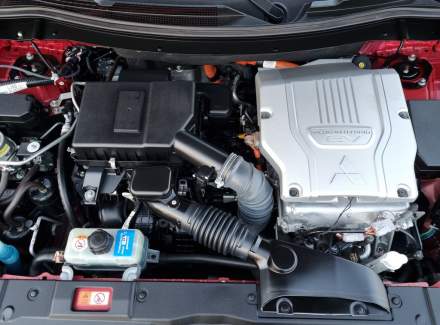 Mitsubishi - Outlander