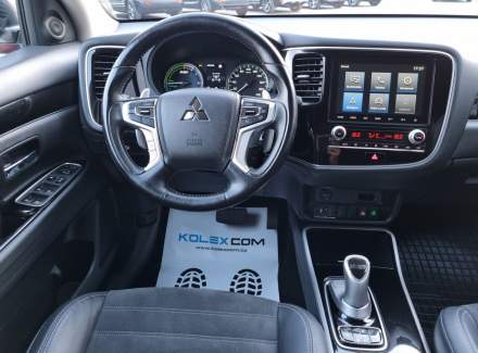 Mitsubishi - Outlander