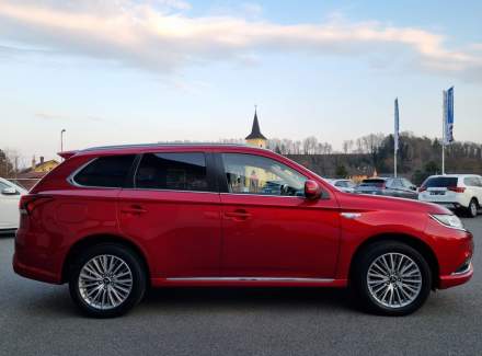 Mitsubishi - Outlander