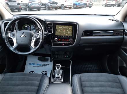 Mitsubishi - Outlander