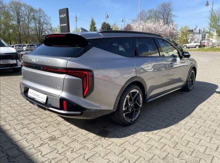 Kia - K4