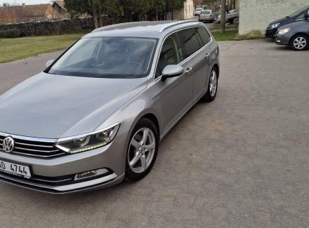 Volkswagen - Passat