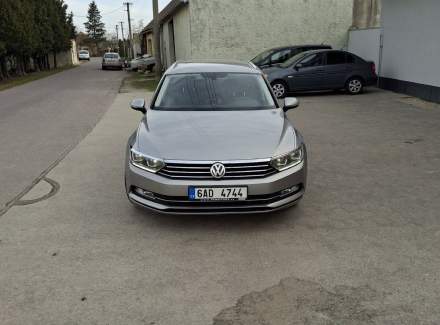 Volkswagen - Passat