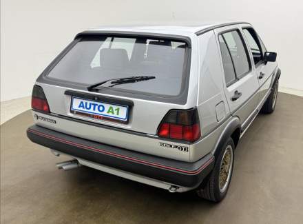 Volkswagen - Golf