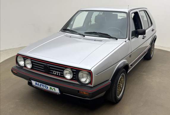 Volkswagen - Golf