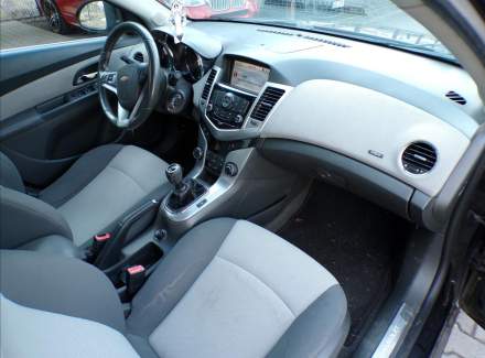 Chevrolet - Cruze